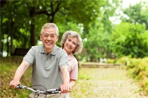 Nằm mơ thấy người già đánh con gì? Mơ người già số mấy